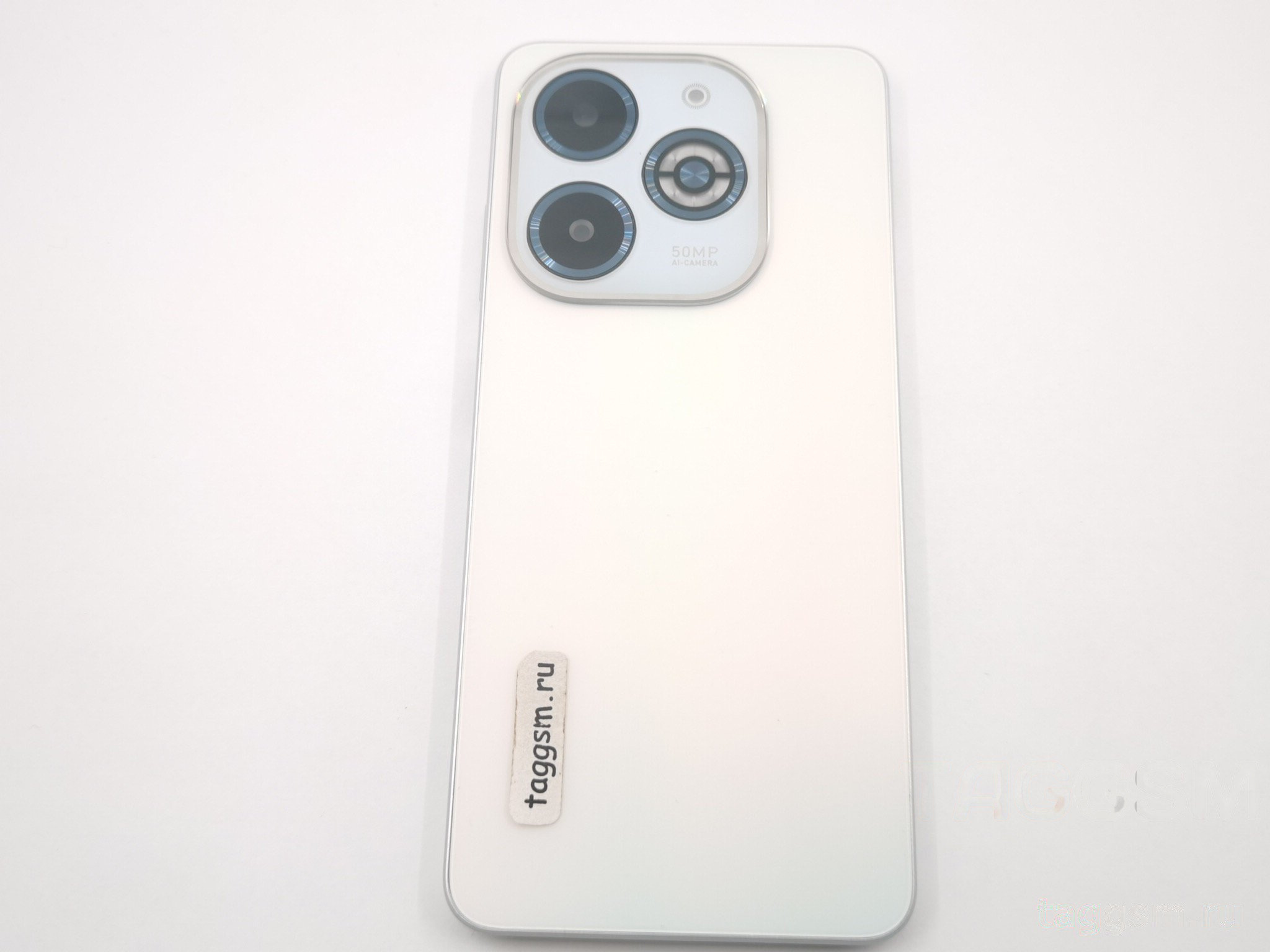 Задняя крышка + средняя часть корпуса для Infinix Smart 8 Plus (X6526) (белый)