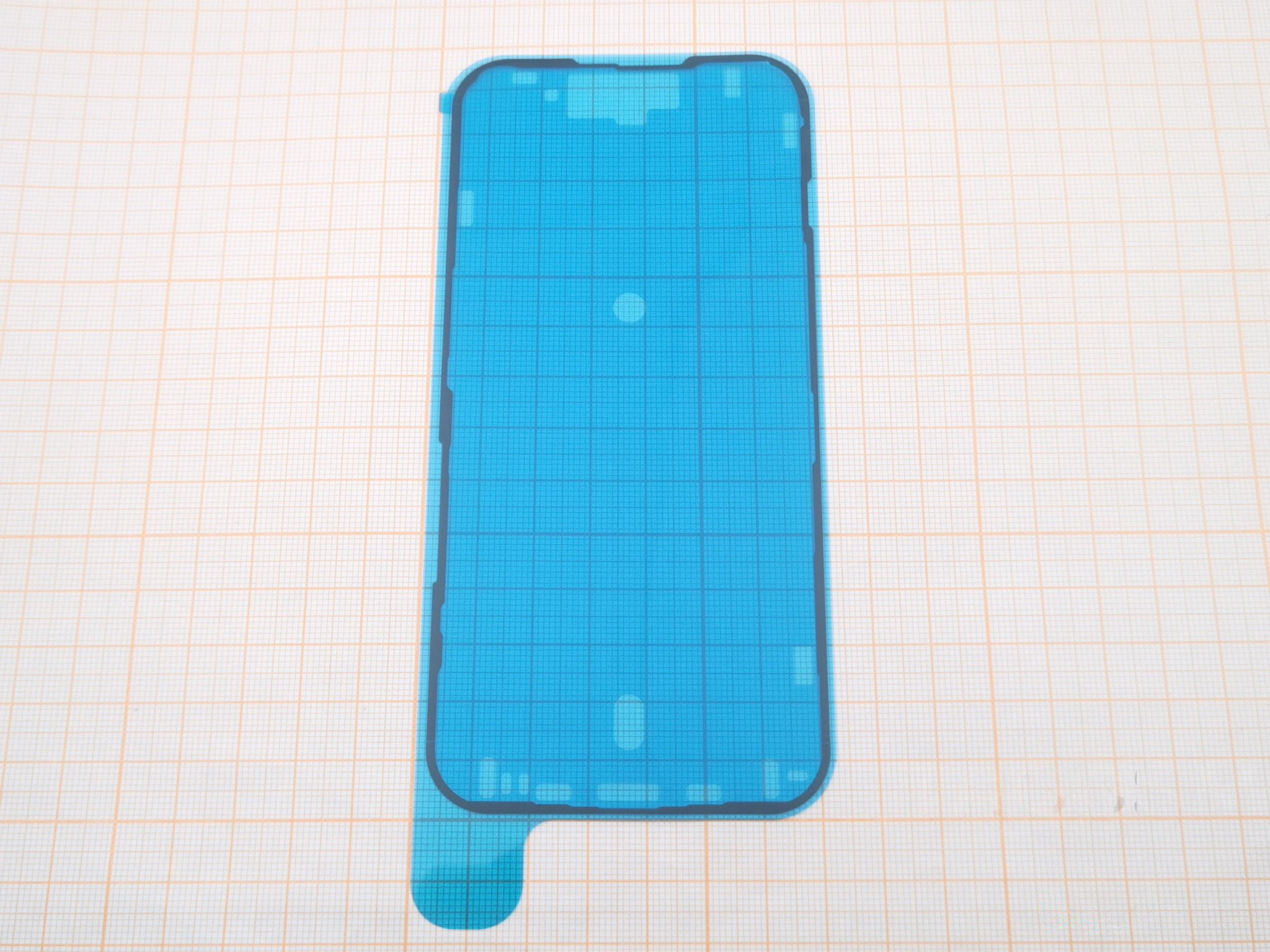 Скотч для iPhone 15 (между дисплеем и корпусом)